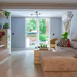 Oasis • Pisc. Privada • Wifi • Familia • A/c Denia