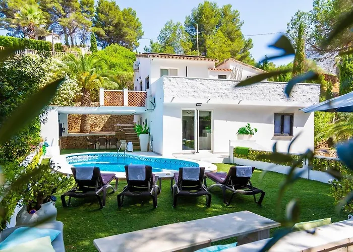 Oasis • Pisc. Privada • Wifi • Familia • A/c