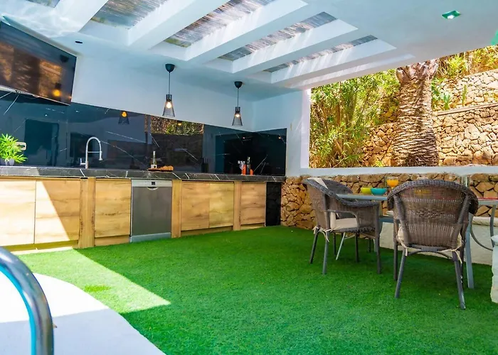 Oasis • Pisc. Privada • Wifi • Familia • A/c * Denia