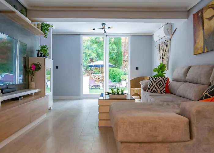 Oasis • Pisc. Privada • Wifi • Familia • A/c Denia