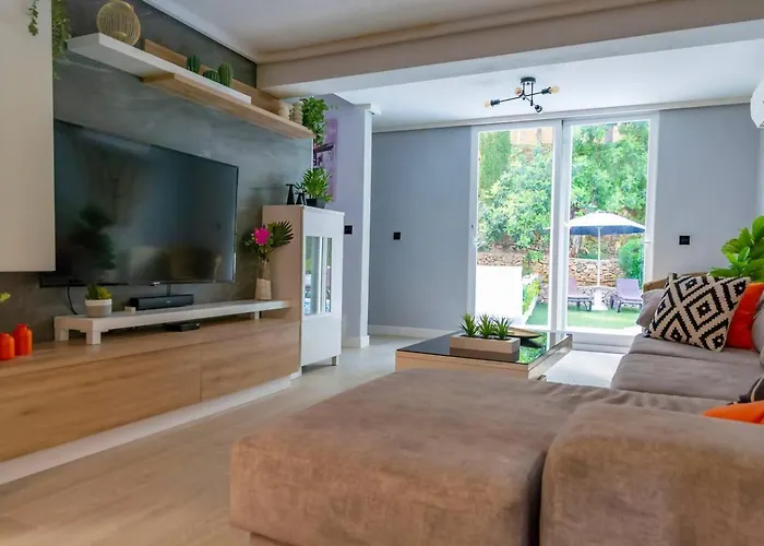 Oasis • Pisc. Privada • Wifi • Familia • A/c * Denia