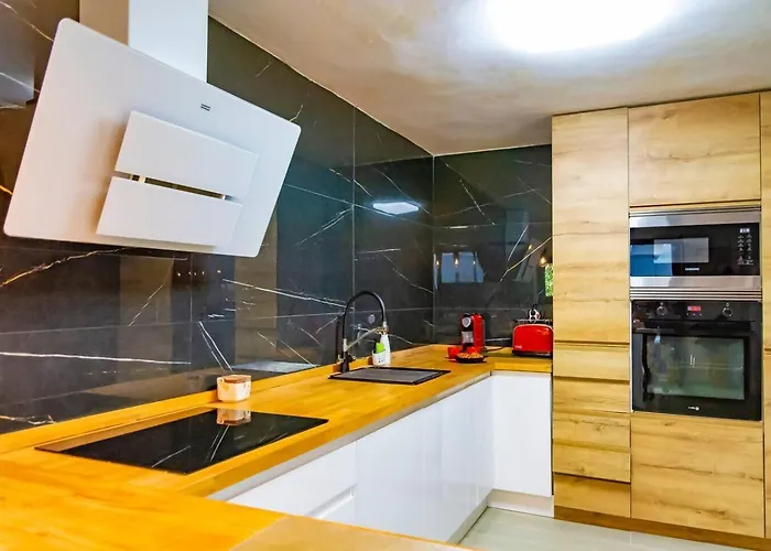 Oasis • Pisc. Privada • Wifi • Familia • A/c